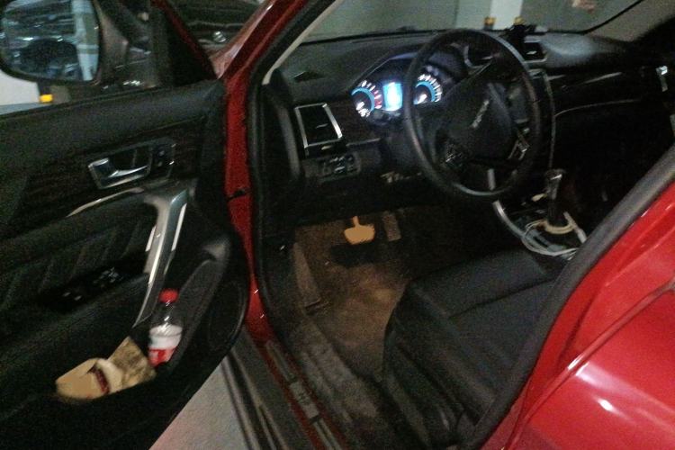 Used Haval H2 2016 Red-Label 1.5T Automatic Two-Wheel Drive Luxury Model
