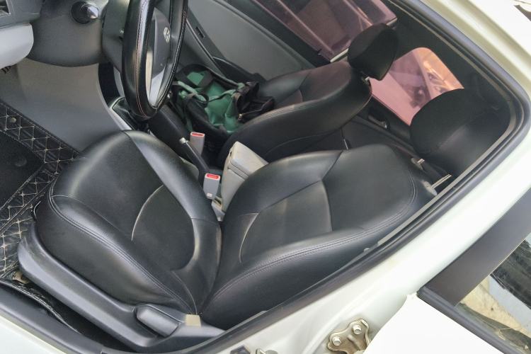 Used Hyundai Verna (older generation) 2014 1.4L Manual Smart GLS Trim Left Front Seat