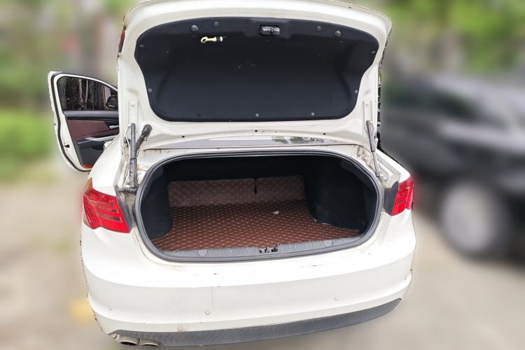 Used BAIC Senova D70 2018 Performance Version 1.8T Comfort Version Trunk