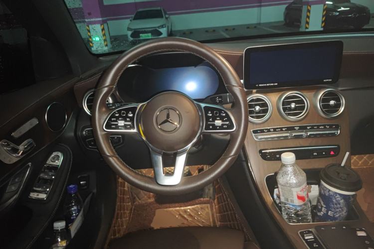 Used Mercedes-Benz GLC 2022 Second Facelift GLC 260 L 4MATIC Luxury Edition Steering Wheel