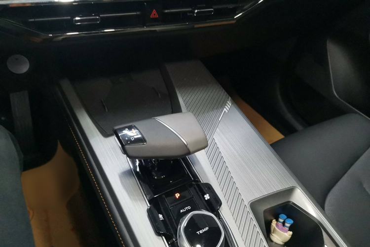 Used Oshan Z6 2023 Blue Whale 1.5T DCT Smart-Led City Edition