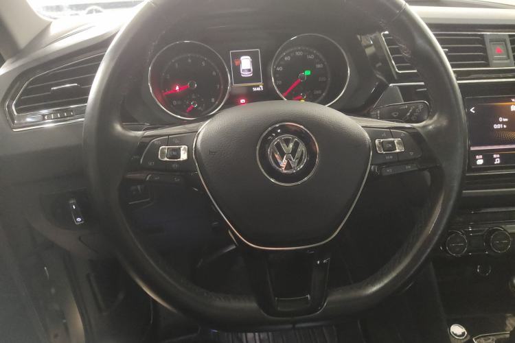 Used Volkswagen Tiguan L 2018 Facelift 330TSI Automatic Two-Wheel Drive Luxury Edition Steering Wheel