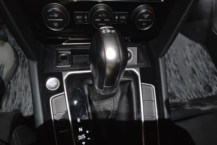 Used Volkswagen Magotan 2018 330TSI DSG Luxury Model Gear Lever