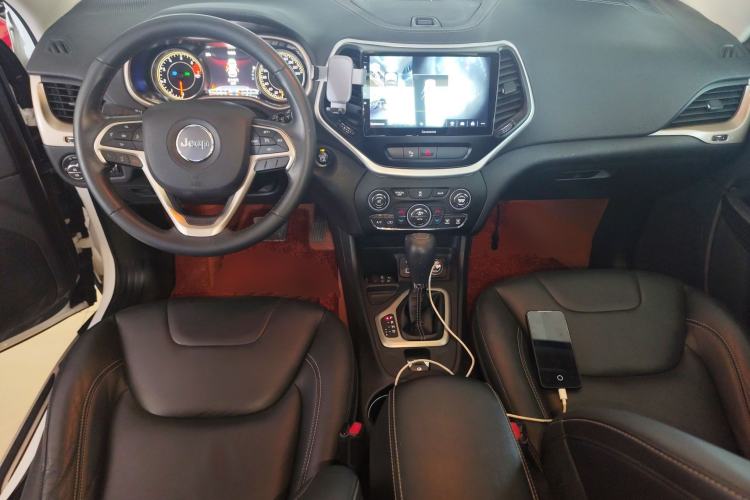 Used Jeep Cherokee 2016 2.0L Superior Edition