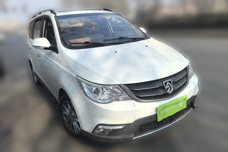 Used Baojun 730 2014 1.5L manual luxury trim 7 seats