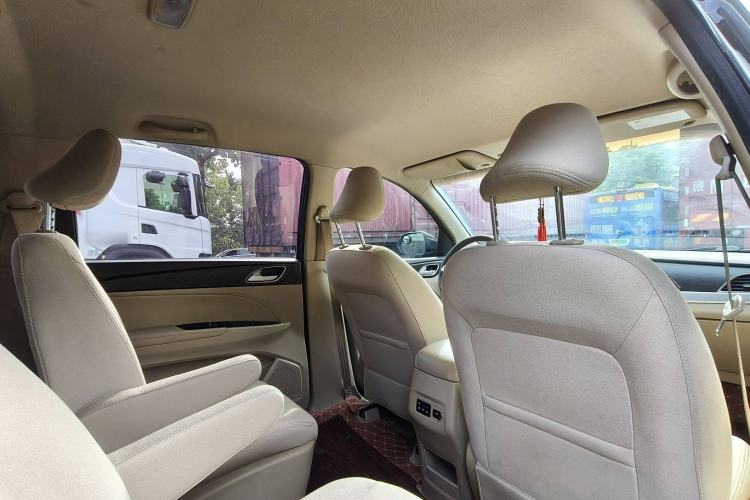 Used Baojun 730 2016 1.5T Manual Standard Version 7 Seats
