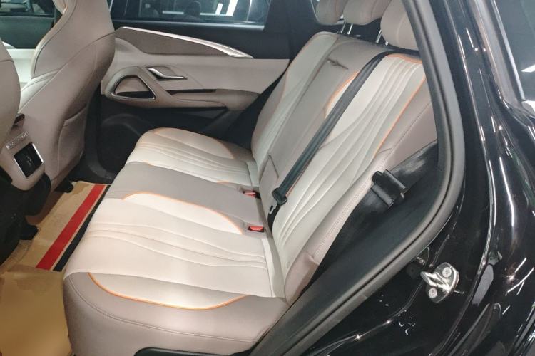 Used BYD Song Pro New Energy 2024 HONOR Edition DM-i 71KM Navigation Model
