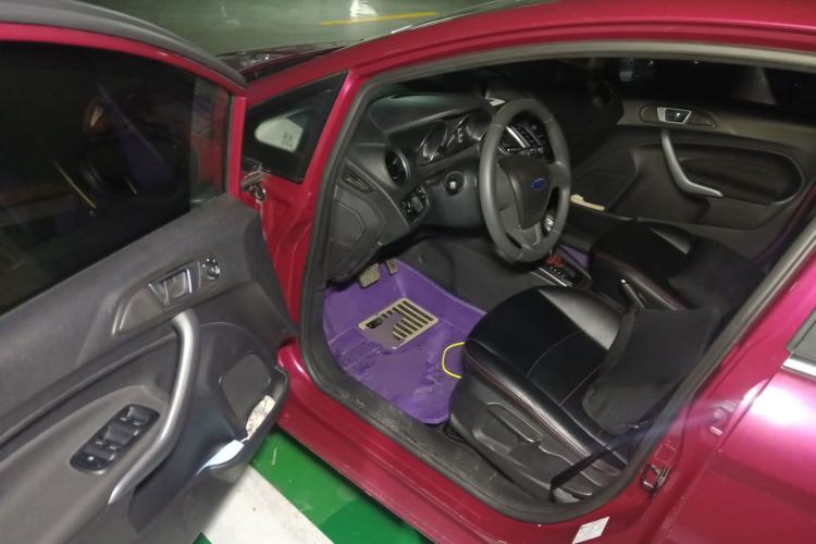 Used Ford Fiesta 2013 Hatchback 1.5L Automatic Fashion Edition Driver Seat