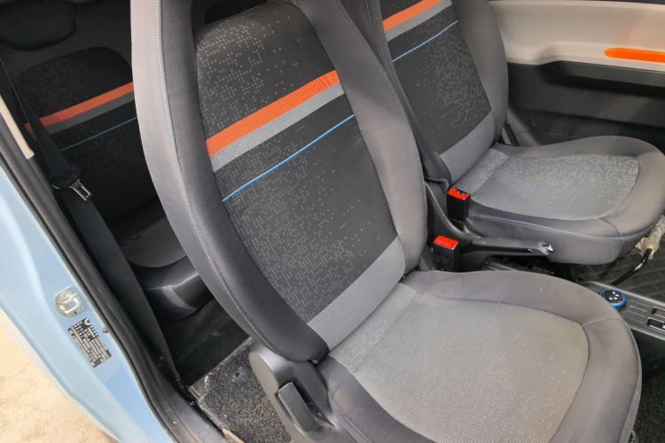 Used Wuling Hongguang MINIEV 2021 Macaron Premium Model – Lithium-NMC Right Front Seat