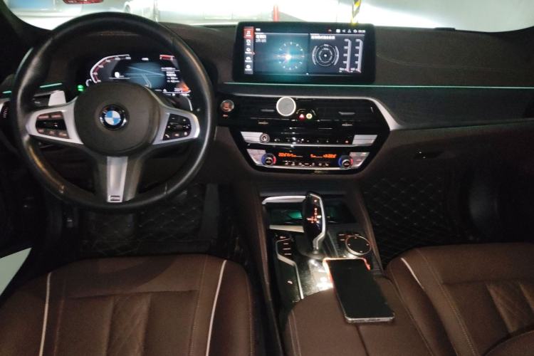 Used BMW 5 Series 2021 530Li Leading Model M Sport Package Center Console