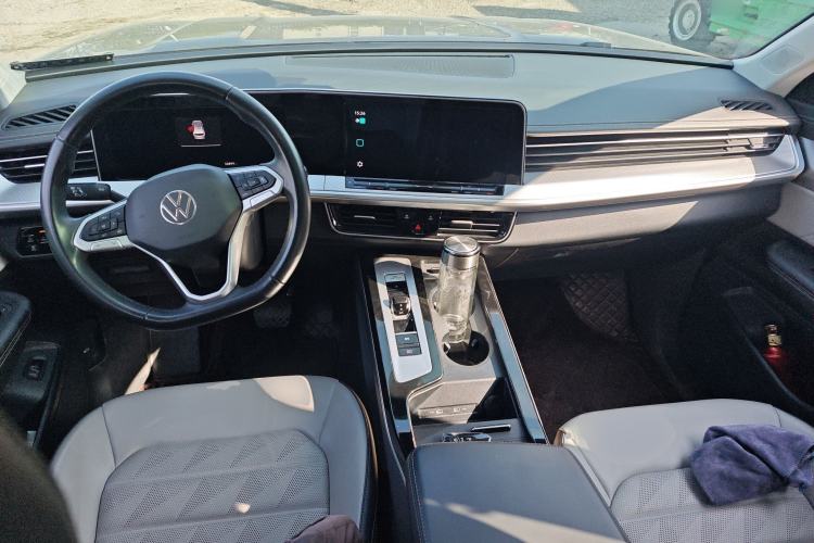 Used Volkswagen Tavendor 2023 330TSI Luxury Touring Edition