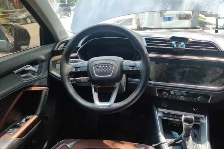 Used Audi Q3 2021 35 TFSI Fashionable and Elegant Model
