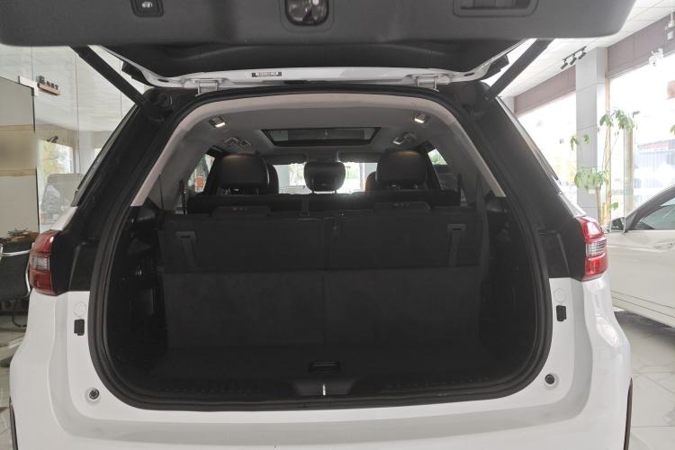 Used CHANGAN CS95 2021 2.0T Two-Wheel Drive Luxury Version
