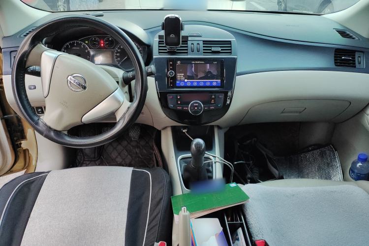 Used Nissan Tiida 2011 1.6L Manual Smart Version Center Console
