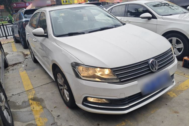 Used Volkswagen Lavida 2017 1.6L Automatic Comfort Edition Front Right 45 Deg