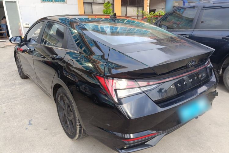 Used Hyundai Elantra 2021 1.5L CVT LUX Prestige Edition
