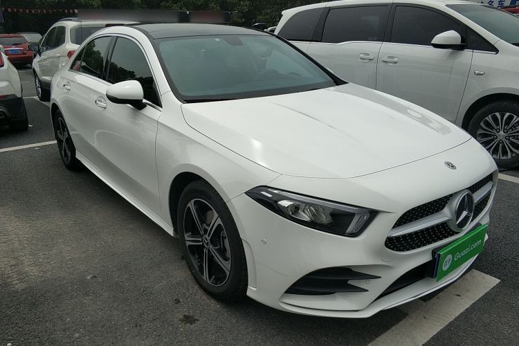 Used Mercedes-Benz A-Class 2022 Revised Version A 200 L Sport Sedan Fashionable Style Front Right 45 Deg