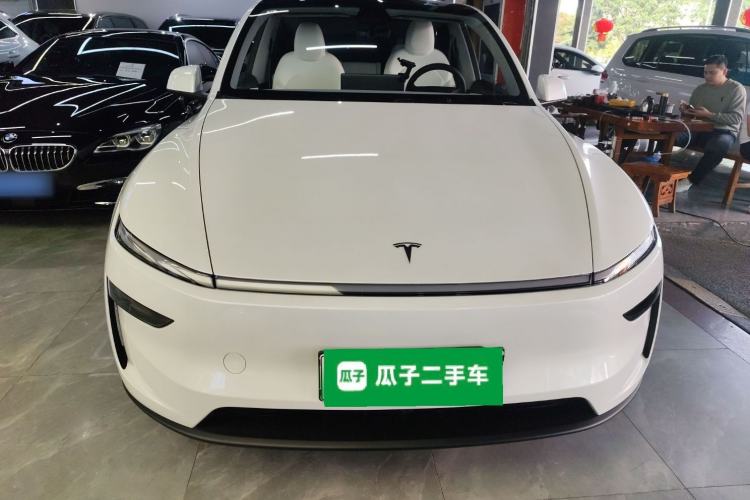 Used Tesla Model Y 2025 Rear-Wheel-Drive Version