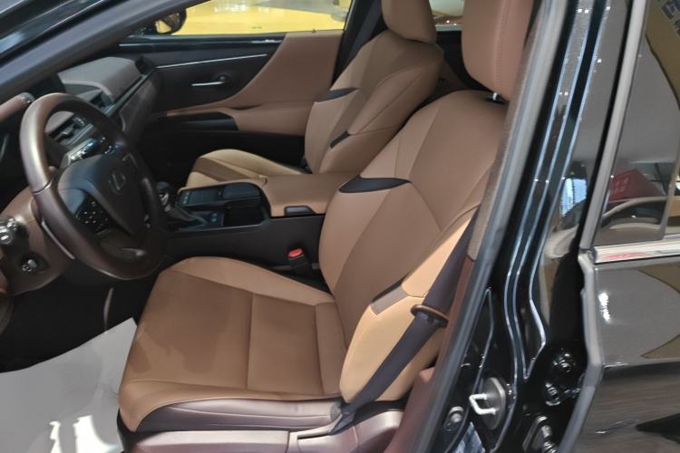 Used Lexus ES 2020 200 Excellence Edition
