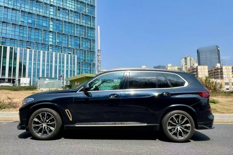 Used BMW X5 2022 Restyled xDrive 30Li Luxury Version M Sport Package