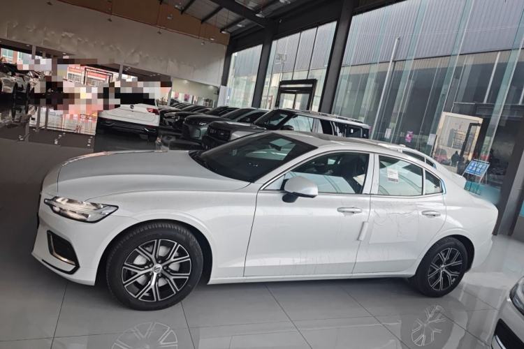 Used Volvo S60 2026 Model B4 Zhiyi Luxury Edition