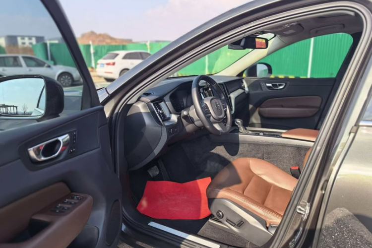 Used Volvo XC60 2020 T5 4x4 Zhiyi Luxury Edition
