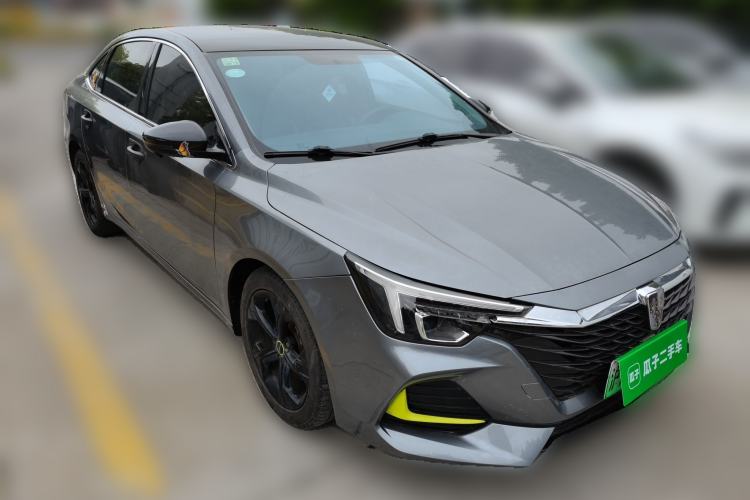 Used Roewe i6 MAX New Energy 2020 1.5T PHEV Cool & Stylish Skyroof Edition Front Right 45 Deg