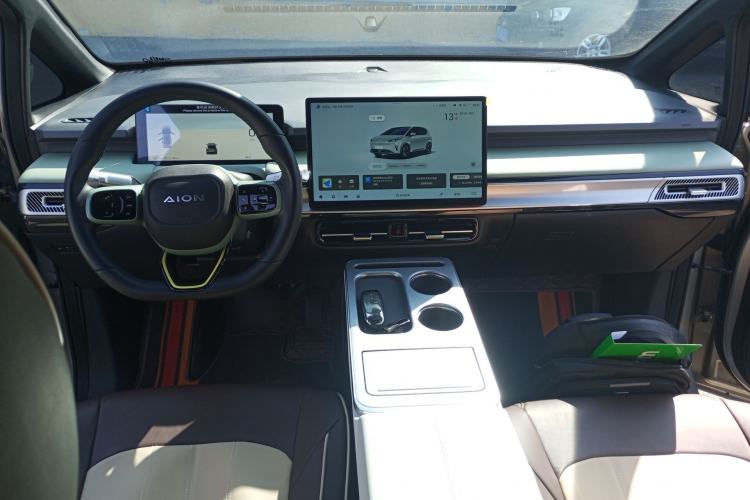 Used AION Y 2022 Plus 80 Enjoy Edition Center Console