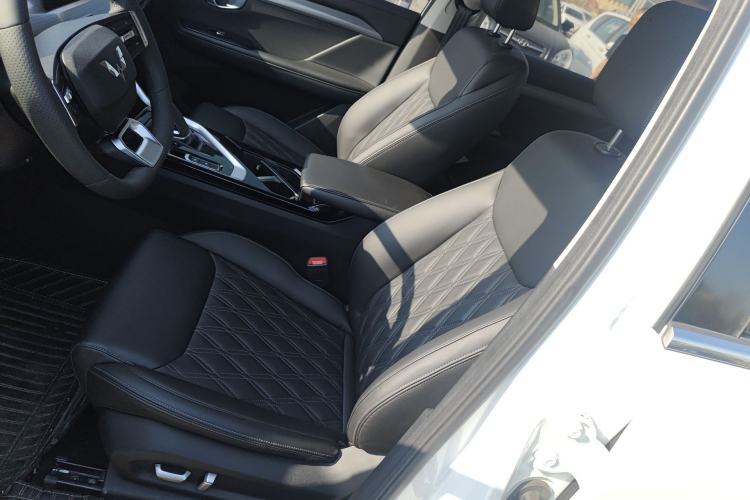 Used Wuling Asta 2022 2.0L DHT Electric-Speed Version