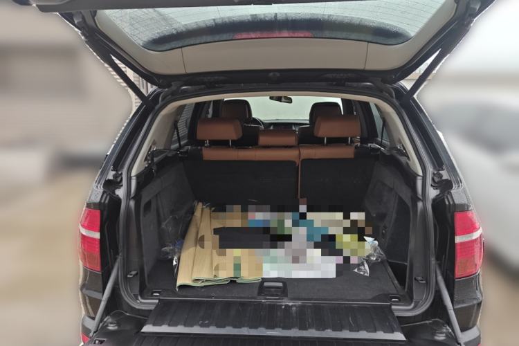 Used BMW X5 2009 xDrive30i Leading Model Trunk