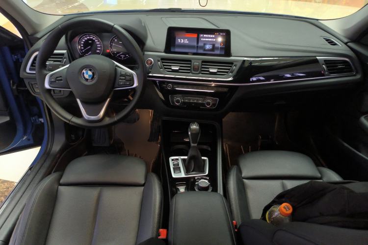 Used BMW 1 Series 2018 118i Sport Edition Center Console