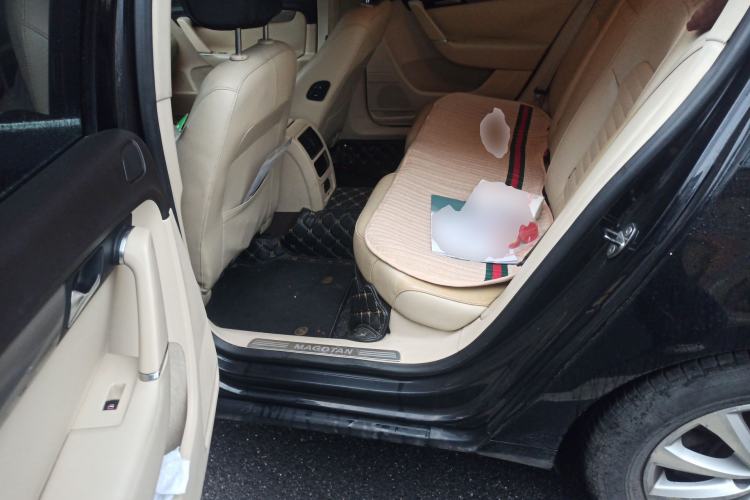 Used Volkswagen Magotan 2012 1.8TSI Luxury Model Left Rear Seat