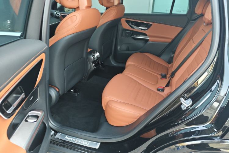 Used Mercedes-Benz GLC 2025 GLC 260 L 4MATIC Luxury Model Left Rear Seat