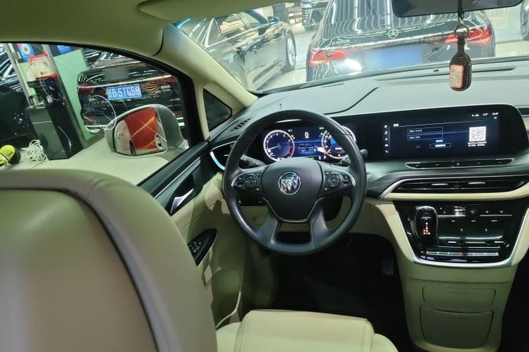 Used Buick GL8 2022 ES Landtrek 653T Luxury Edition