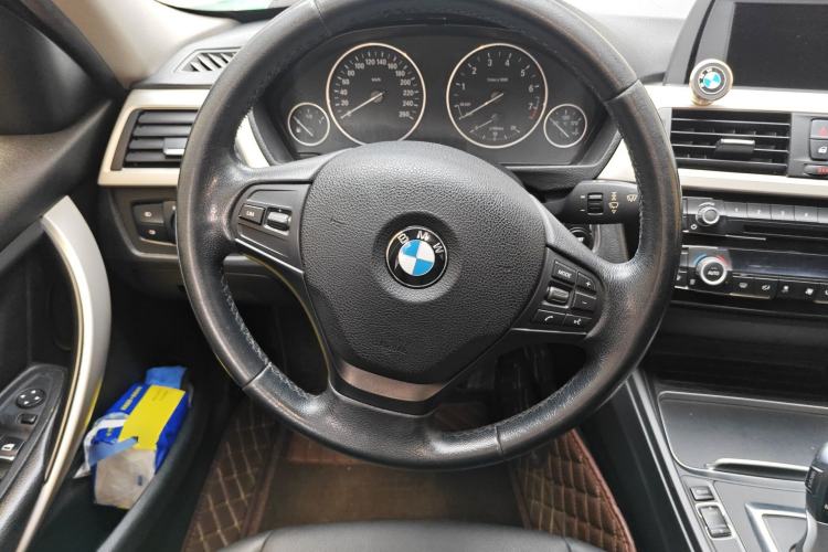 Used BMW 3 Series 2016 320Li Ambition Model
