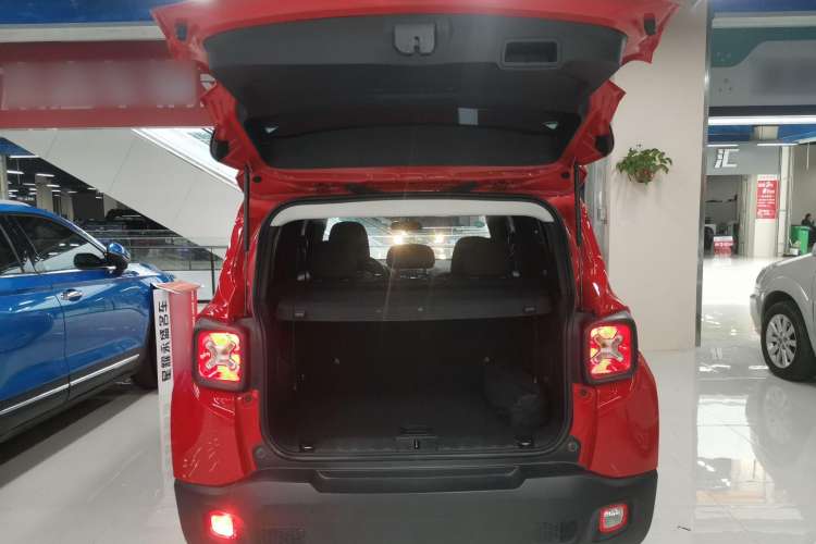 Used Jeep Renegade 2018 Connected Large Screen Version 180T Automatic High-Energy Edition