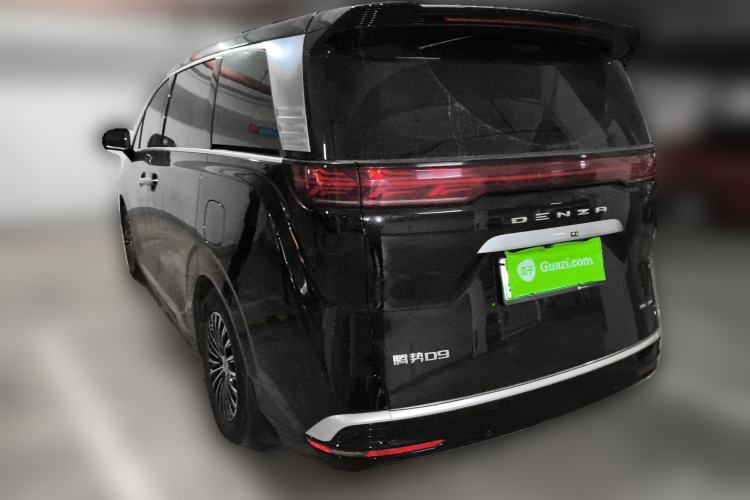 Used Denza D9 2022 DM-i 970 Four-Wheel Drive Prestige Model
