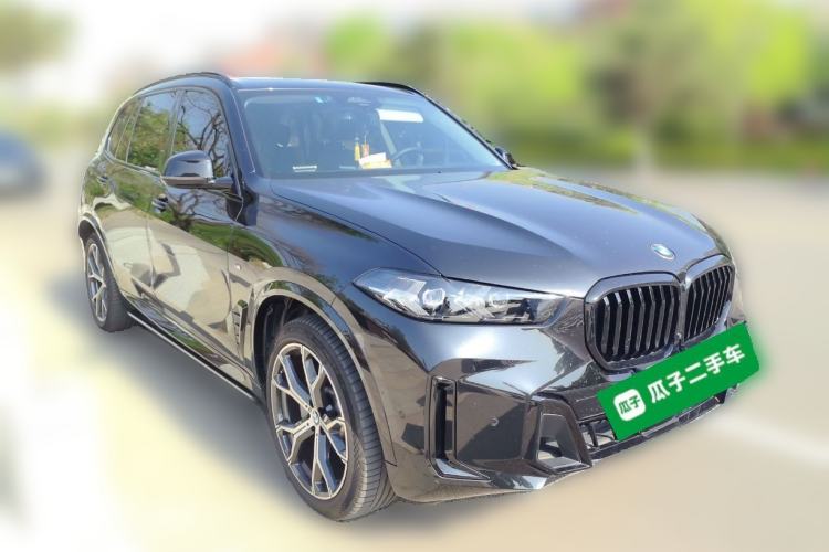 Used BMW X5 2023 xDrive 30Li Luxury M Sport Night Edition Package Front Right 45 Deg