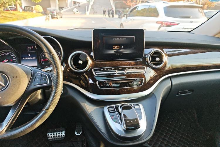 Used Mercedes-Benz V-Class 2017 V 260 L Prestige Extended Edition