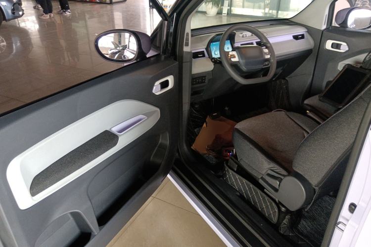 Used Chery QQ Ice Cream 2022 120km Conical Shape Lithium Iron Phosphate
