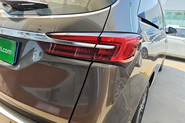 Used Buick GL8 2023 Land Executive Class Comfort Model