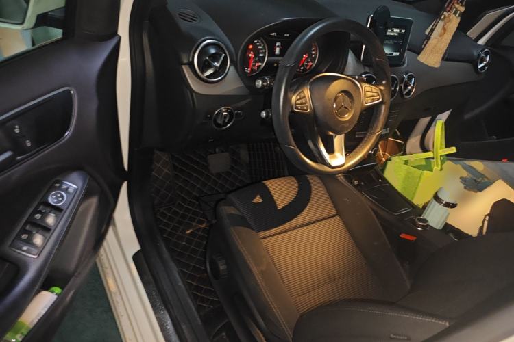 Used Mercedes-Benz B-Class 2016 B 180 Driver Seat