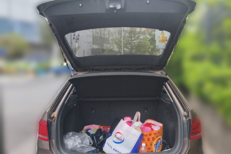 Used Volkswagen Cross Lavida 2014 1.6L Automatic Trunk