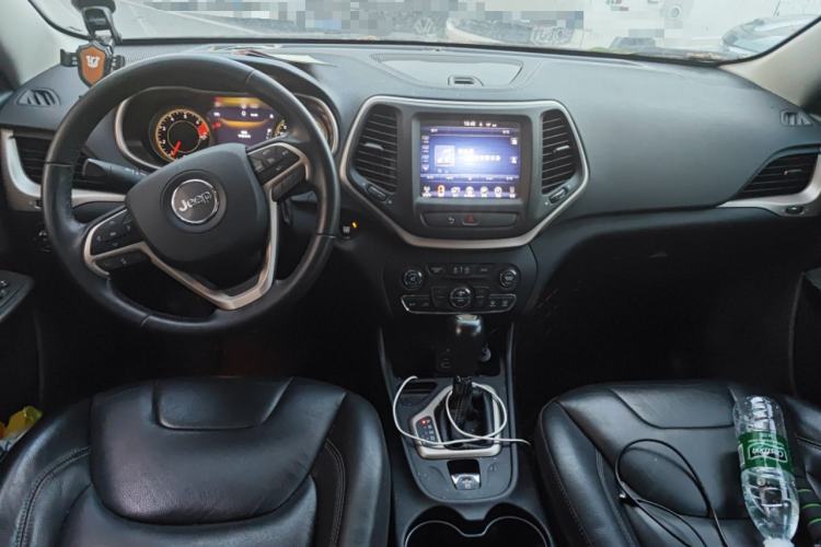 Used Jeep Cherokee 2017 2.0L Superior Edition