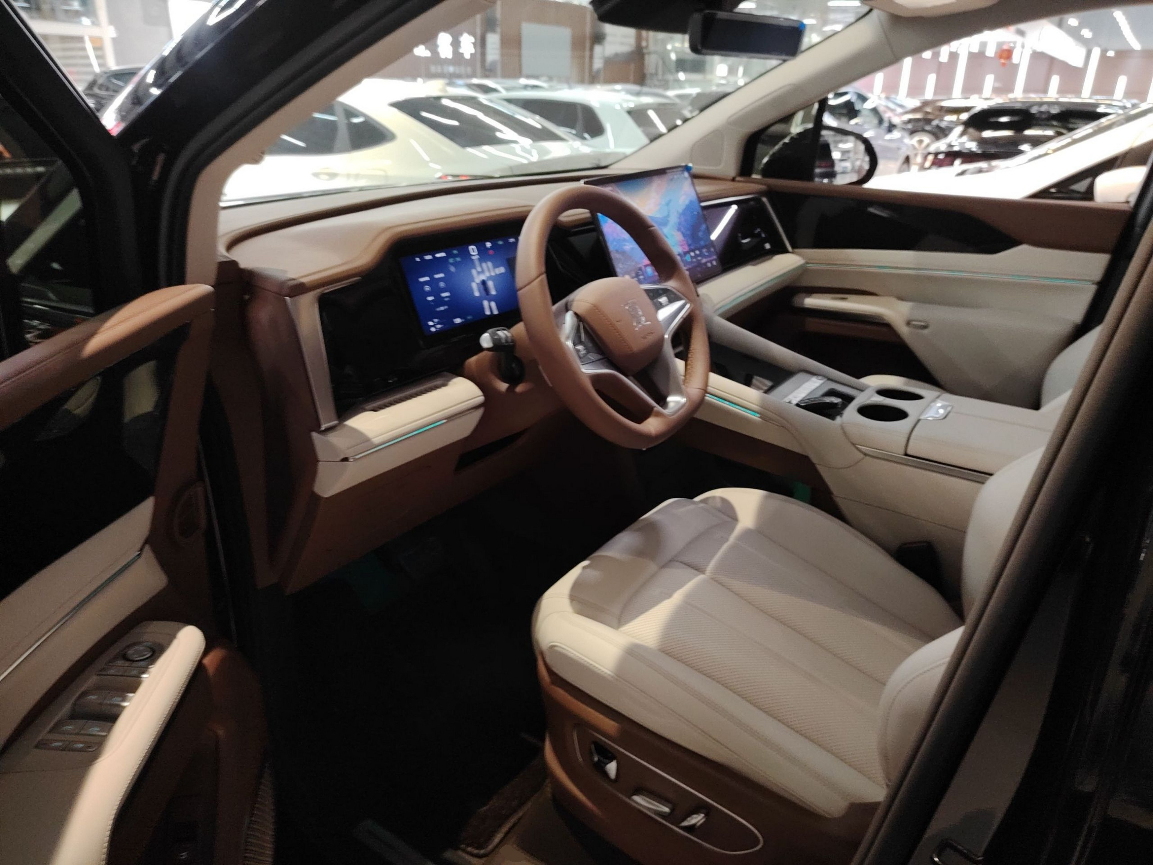 المقاعد الأمامية داخل السيارة