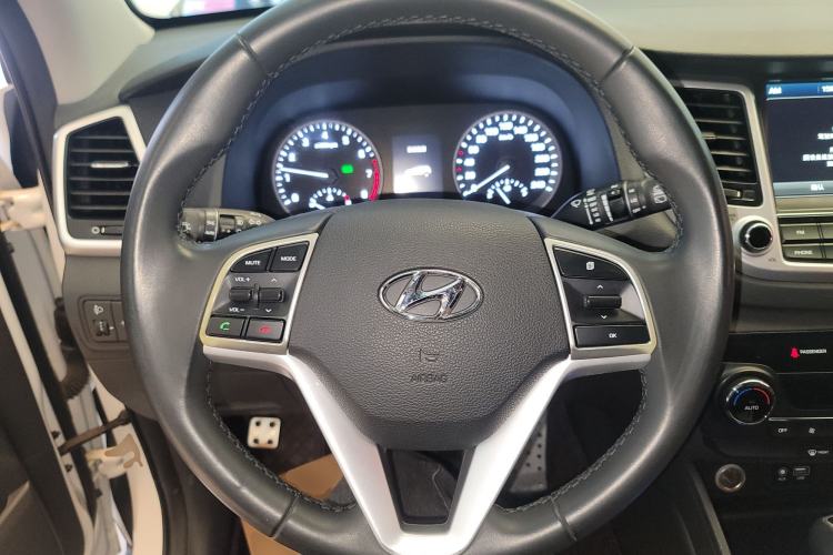 Used Hyundai Tucson 2015 1.6T Dual-Clutch Two-Wheel-Drive Smart Model
