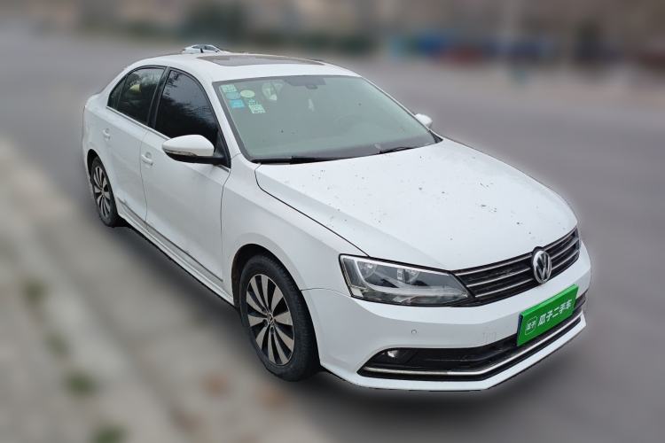 Used Volkswagen Sagitar 2015 230TSI Automatic Luxury Model
