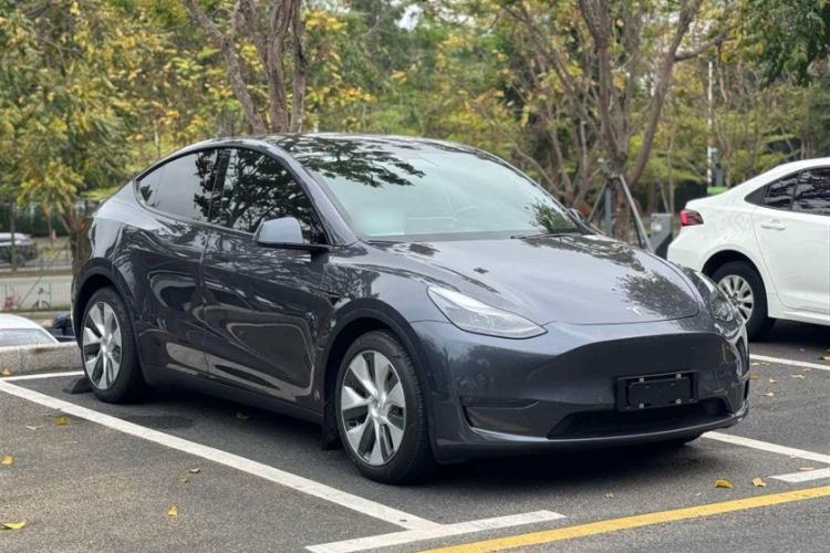 Used Tesla Model Y 2021 Long-Range All-Wheel-Drive Version Exterior 2