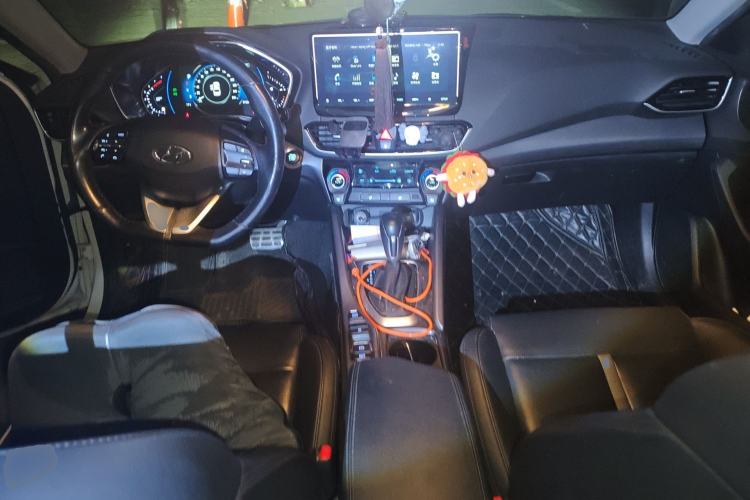 Used Hyundai Lafesta 2019 280TGDi Smart Speed Version China VI Standard Center Console