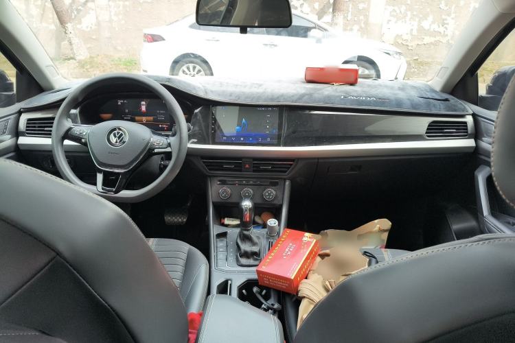 Used Volkswagen Lavida 2019 280TSI DSG Comfort Edition China VI standard Center Console